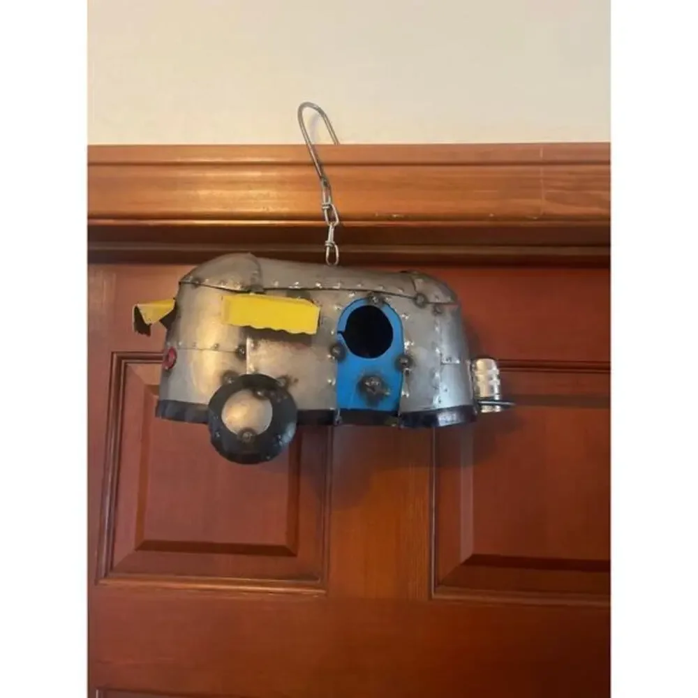Up cycled Metal camper birdhouse - Picture 1 of 5